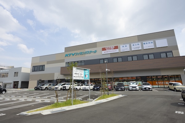 お車でお越しの方